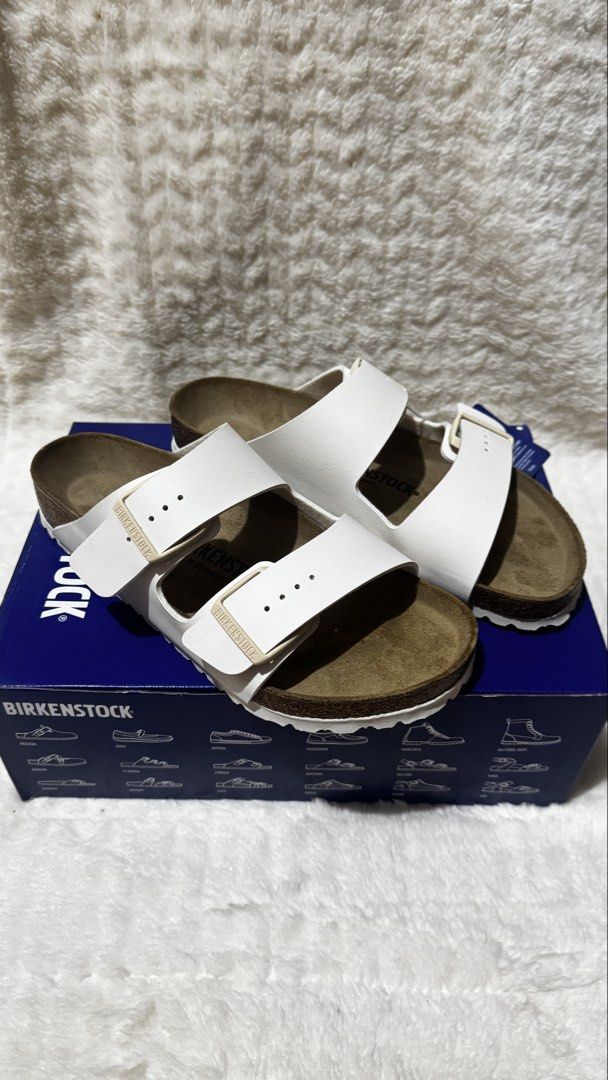 Birkenstock Arizona BS Eggshell (Category: Flats & Sandals) located in Pasay City. Submitted by zette_ (Listing ID 1463715295, Image 2). Description: ‼️ONHAND‼️ 📌BIRKENSTOCK ARIZONA BS ✔️EGGSHELL ✔️NORMAL FIT Size 39 US 8W / US 6M - Classic Birkenstock Arizona sandals - White leather straps with adjustable buckles - Comfortable cork footbed - Original box included - Ideal for everyday wear.