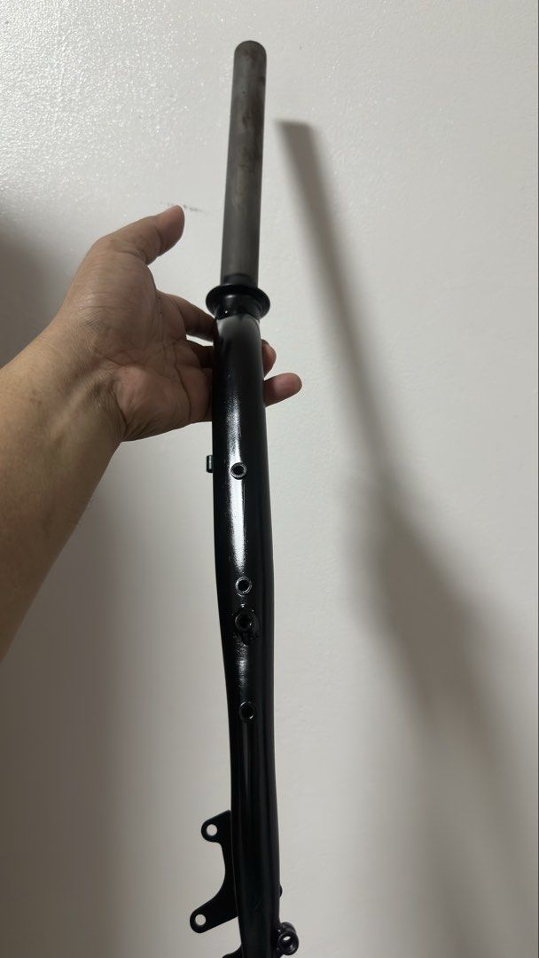 Black Bicycle Fork with Mounts 26er 27.5 29er (Category: Bicycles) located in Lubao. Submitted by pampanga_legit_seller2.0 (Listing ID 1463690560, Image 2). Description: - Black bicycle fork - Straight steerer tube - Mounts for accessories or fenders - Perfect for your next bike build or upgrade Rfs - mali sa mounting ng disc brake ko .