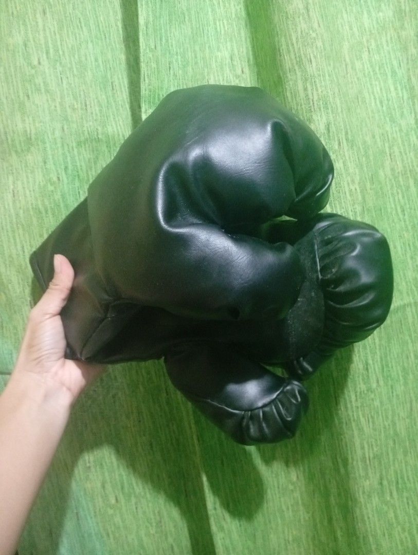 Black Boxing Gloves (Category: Combat Sports) located in Taguig. Submitted by mgaabubotniligaya (Listing ID 1463580354, Image 3). Description: Japan Surplus Item Preloved Needs Cleaning / washing Bawal sa maarte at maselan size small /fit for kids or small built hands 📍Location: Wawa / Sta. Ana, Taguig 🛵Lalamove and Pick Up Only 💸Payment First thru GCash / PayMaya and other Banks Check out our shop, baka andito hinahanap mo. 🤗 🛒Online - Mga 
