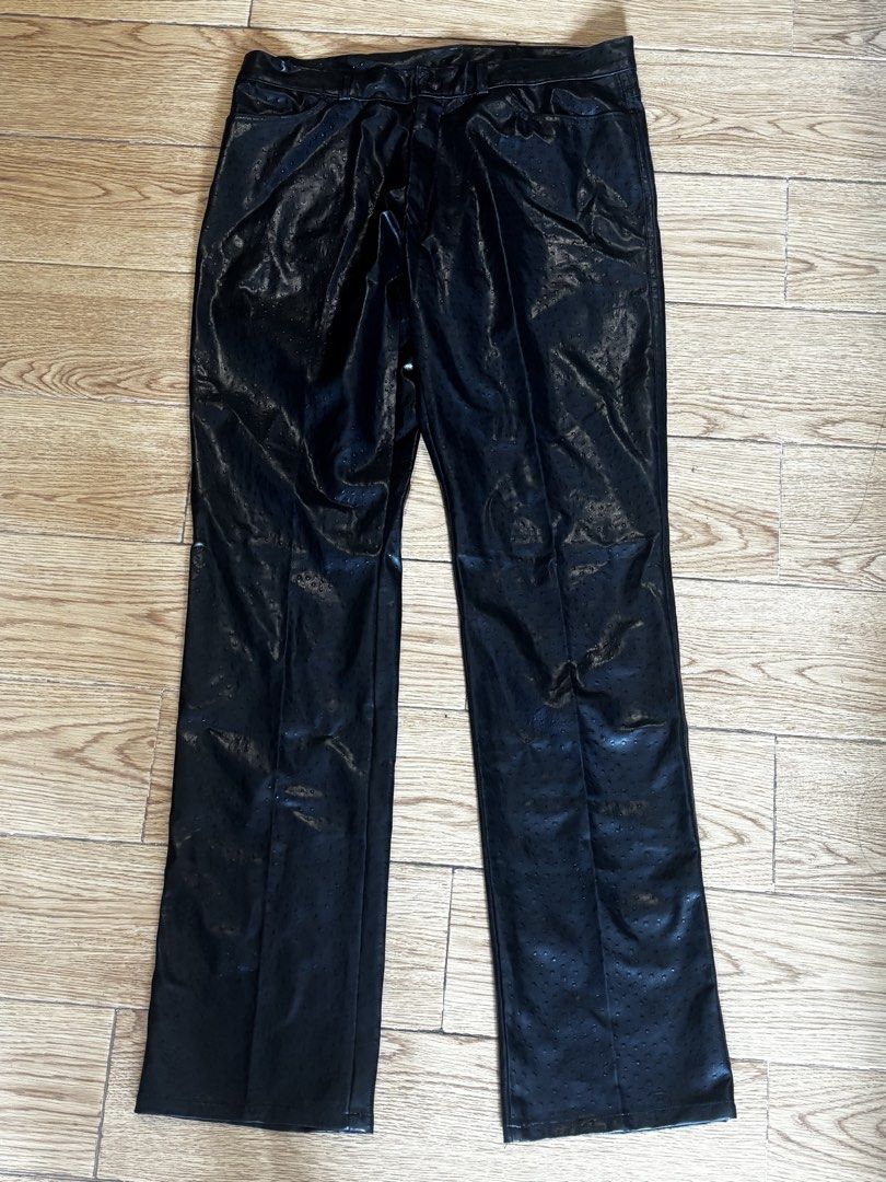 Black Faux Ostrich Leather Pants (Category: Trousers) located in Apalit. Submitted by orchid555_ (Listing ID 1463617255, Image 1). Description: Waist 32” Length 44”.