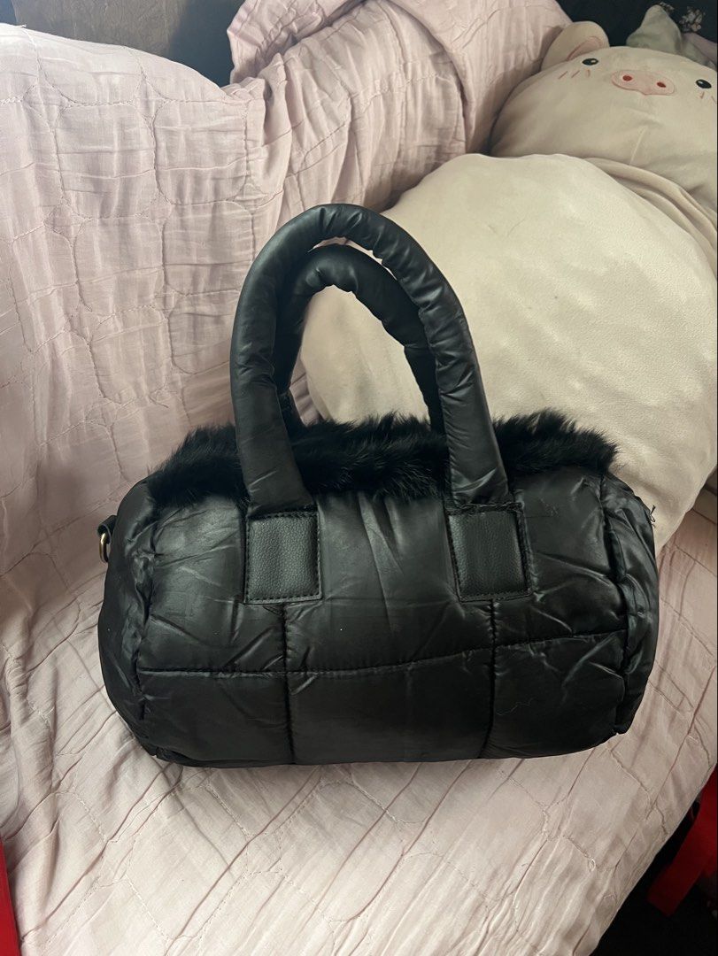 Black Fur Puffer Quilted Handbag (Category: Shoulder Bags) located in Manila. Submitted by erickalago (Listing ID 1463640000, Image 2). Description: Issue: see last 2 pics yung handle niya and sa may kabitan ng sling waley na yung isa. super nice nitooo malambot!.