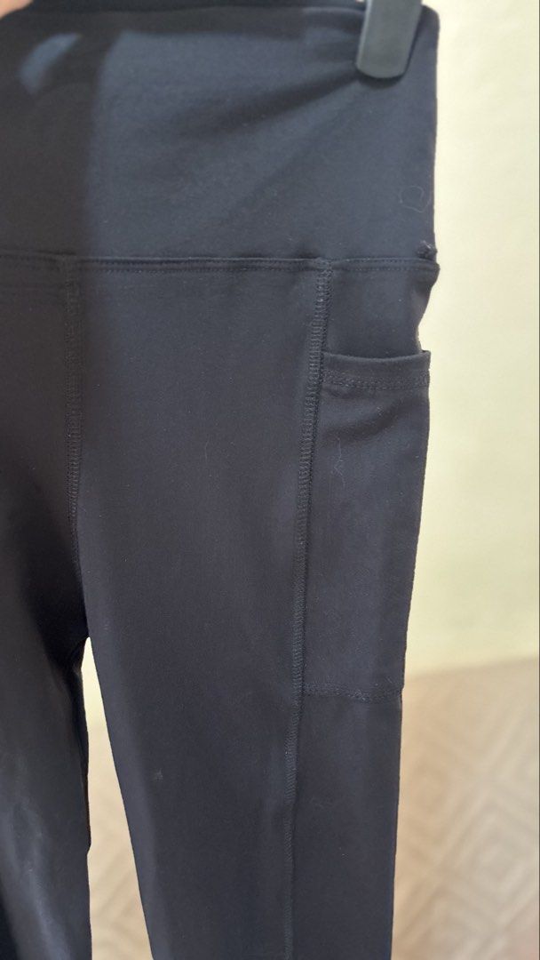 Black High-Waisted Leggings with Pockets (Category: Activewear) located in Santa Cruz. Submitted by homedecluttersale (Listing ID 1463640185, Image 2). Description: • Fits medium to large • In excellent condition 🚚 Shipping via J&T only 📦 Shipping fee to be shouldered by buyer 💳 Mode of payment: GCash 📍 Santa Cruz, Laguna.