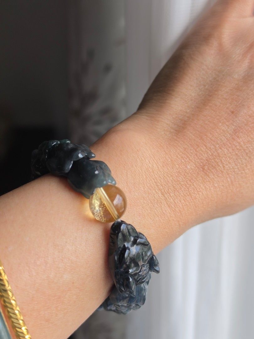 Black Jade Dragon bracelet (Category: Bracelets) located in Manila. Submitted by cavalierdolls (Listing ID 1463597019, Image 2). Description: The Dragon is traditionally associated with power, courage, prosperity, protection and success, while the water element is often connected with flow, adaptability and abundance..