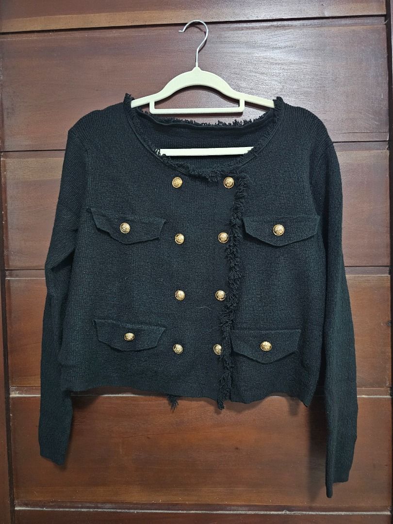 Black knit jacket (Category: Coats, Jackets and Outerwear) located in Los Banos. Submitted by itsmecathey (Listing ID 1463712814, Image 1). Description: Fixed yung buttons (di naoopen) super nice nito. Can fit to Medium.