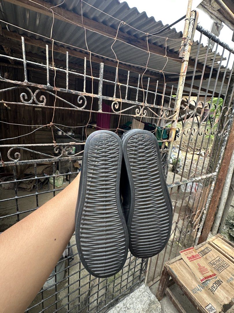 Black Leather Lace-up Shoes (Category: Casual Shoes) located in Lapu Lapu. Submitted by gabocamaon03138 (Listing ID 1463715121, Image 3). Description: - Classic black leather shoes - Secure lace-up style - Durable sole with good grip - Comfortable for everyday wear - Ready for a new home /Clark wallabies inspired .