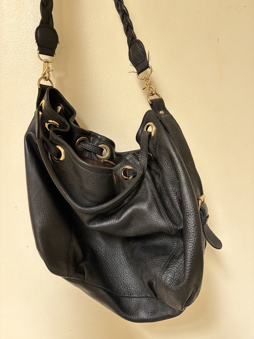 Black Leather Shoulder Bag with Gold Hardware (Category: Luxury Bags & Wallets) located in Baliuag. Submitted by asdfraks (Listing ID 1463614823, Image 2). Description: - black leather shoulder/sling bag - ₱600 pesos - rfs: needs funds - jnt/flash shipping.