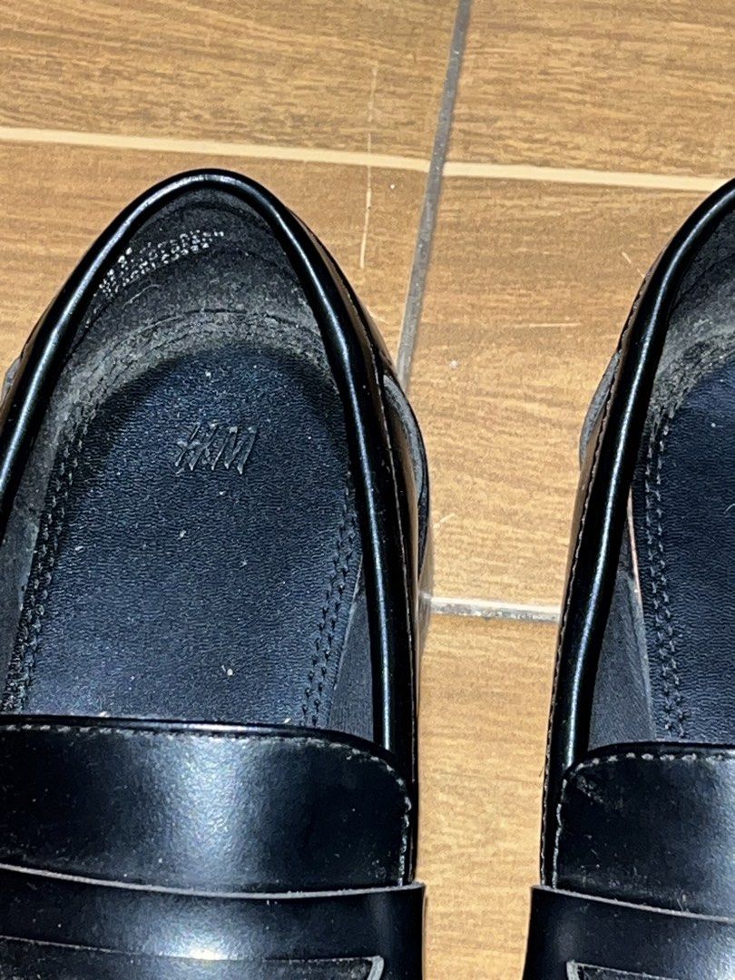 black penny loafers (Category: Dress Shoes) located in Manila. Submitted by xyreshan (Listing ID 1463678245, Image 3). Description: size 39 on tag, best fit euro 38 H&M brand, used 3 times only .