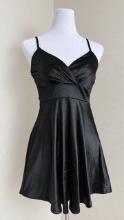 (Category: ) located in . Submitted by autumn.apparel (Listing ID 1463686281, Image 1). Description: .