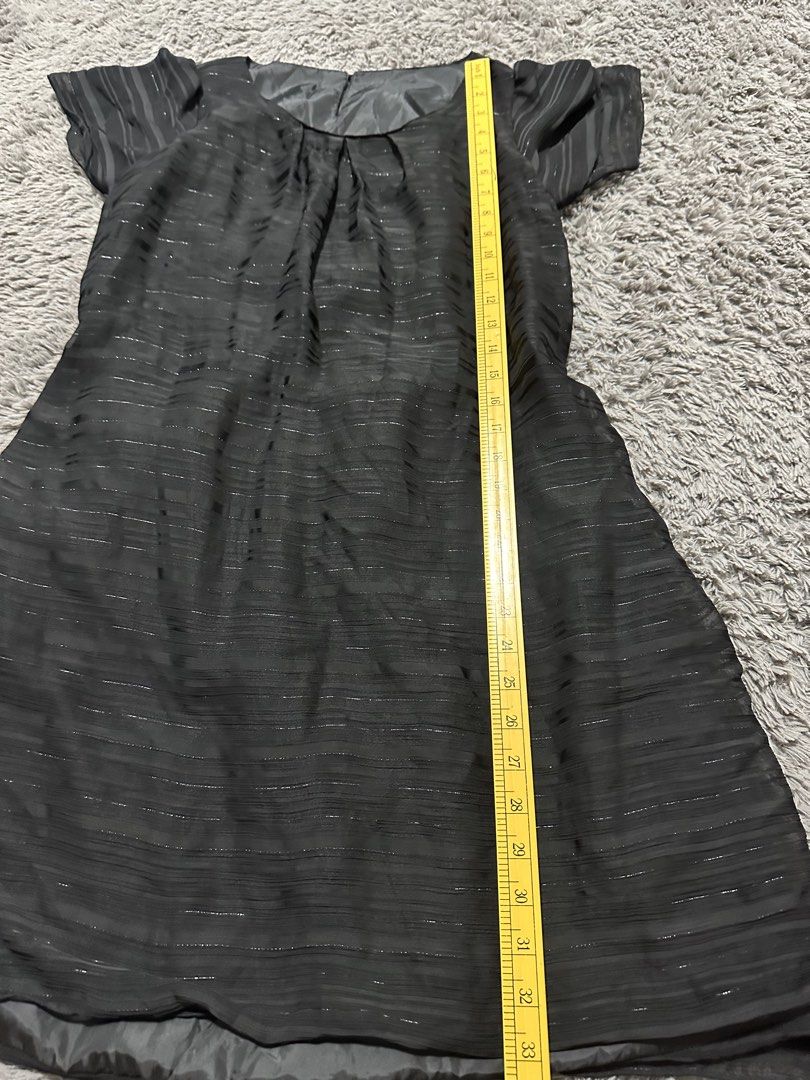 Black Shortsleeved Dress (Category: Dresses) located in Manila. Submitted by mae__________c (Listing ID 1463683745, Image 3). Description: no issue delcuttering can fit to medium-large womens body.