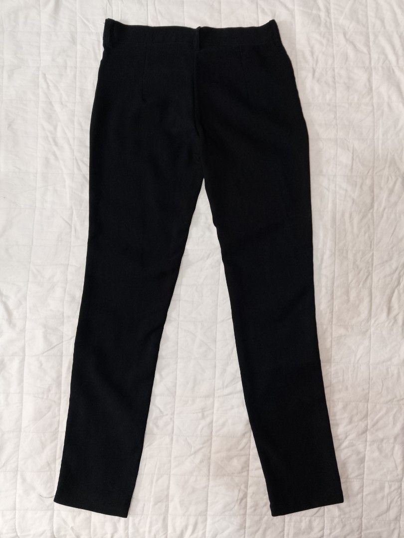 Black Slim-Fit Trouser (Category: Other Bottoms) located in Tarlac. Submitted by your_finds (Listing ID 1463568194, Image 2). Description: Description: - Medium on tag - Black ang color - High waist / Slim-fit Condition: 9/10 / Very good condition Medida size Waist: 26 Length: 36 #1.