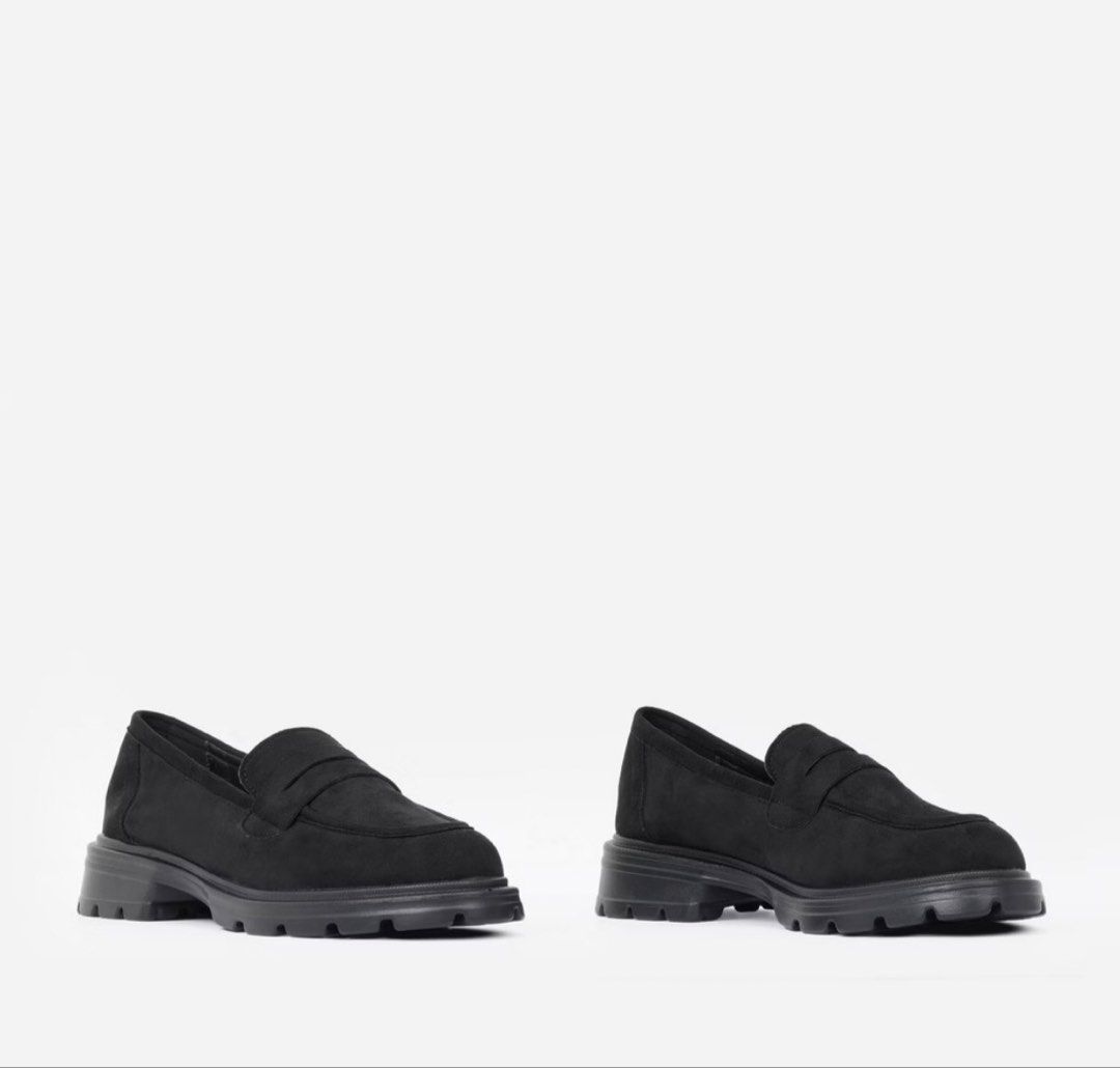 Black Suede Chunky Sole Loafers (Category: Loafers) located in Iloilo. Submitted by drrchl (Listing ID 1463652936, Image 2). Description: - Classic black loafers with a trendy chunky sole. - Crafted from soft, comfortable suede. - Effortless slip-on design for easy wear. - Ideal for both casual and smart-casual outfits. - Versatile and comfortable for daily use. - Please refer to the size chart to find your perfect fit..