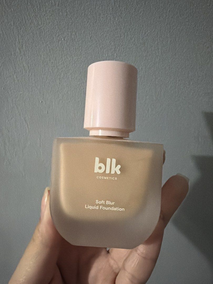blk cosmetics Soft Blur Liquid Foundation (Category: Makeup) located in Manila. Submitted by wyde.collection (Listing ID 1463571634, Image 1). Description: swatch only almost full pa shade oat.