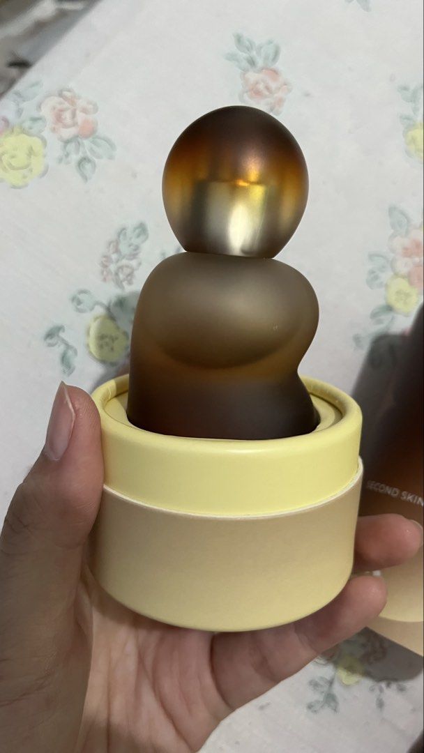 blk scents Second Skin perfume (Category: Fragrance & Deodorants) located in Antipolo. Submitted by pattyggg (Listing ID 1463566959, Image 2). Description: - blk scents perfume - Scent: Second Skin - Unique cylindrical packaging - Sculptural bottle design - Ideal for gifting or personal use.
