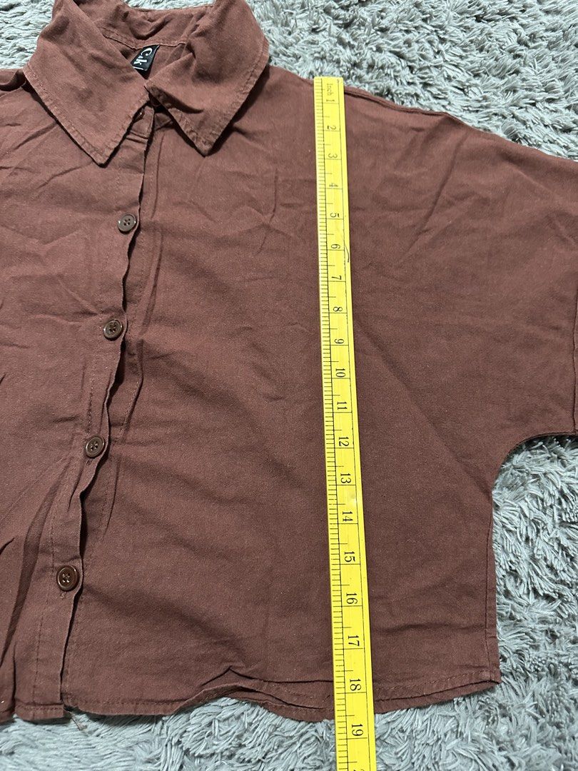 blouse (Category: Blouses) located in Manila. Submitted by mae__________c (Listing ID 1463684489, Image 3). Description: medium -large.
