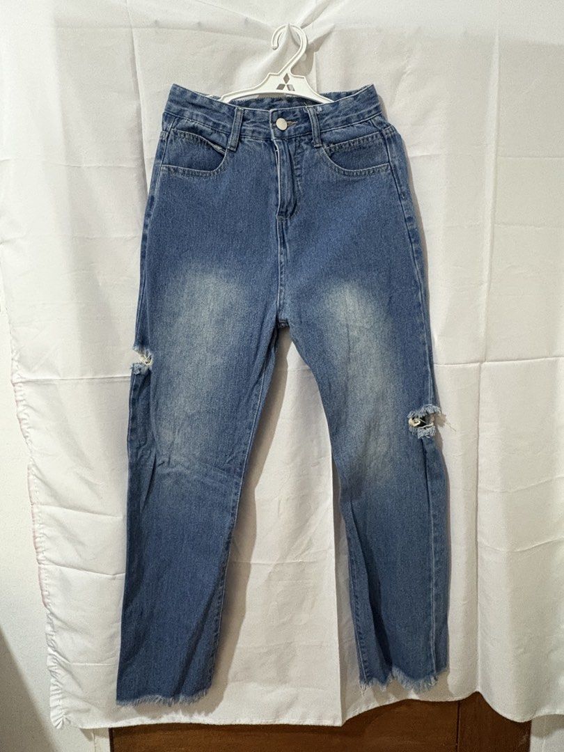 Blue Distressed Denim Jeans with Frayed Hem (Category: Jeans) located in Binan City. Submitted by iluvm0nchichi (Listing ID 1463692811, Image 1). Description: .