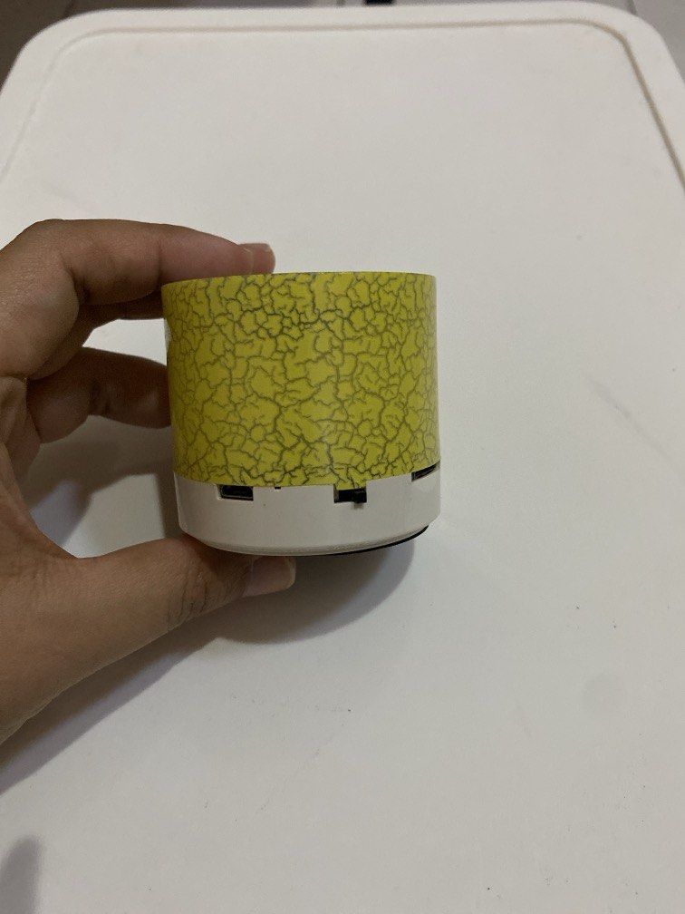 Bluetooth Speaker (Category: Soundbars, Speakers & Amplifiers) located in Gua Musang. Submitted by prelovedbynikfarhaintoo (Listing ID 1463663953, Image 1). Description: Postage J&T : Rm8 - Charge using micro usb (will get together) - Have usb port & micro sd card port (so can use pendrive too) - they will be colourfull light when turn on .