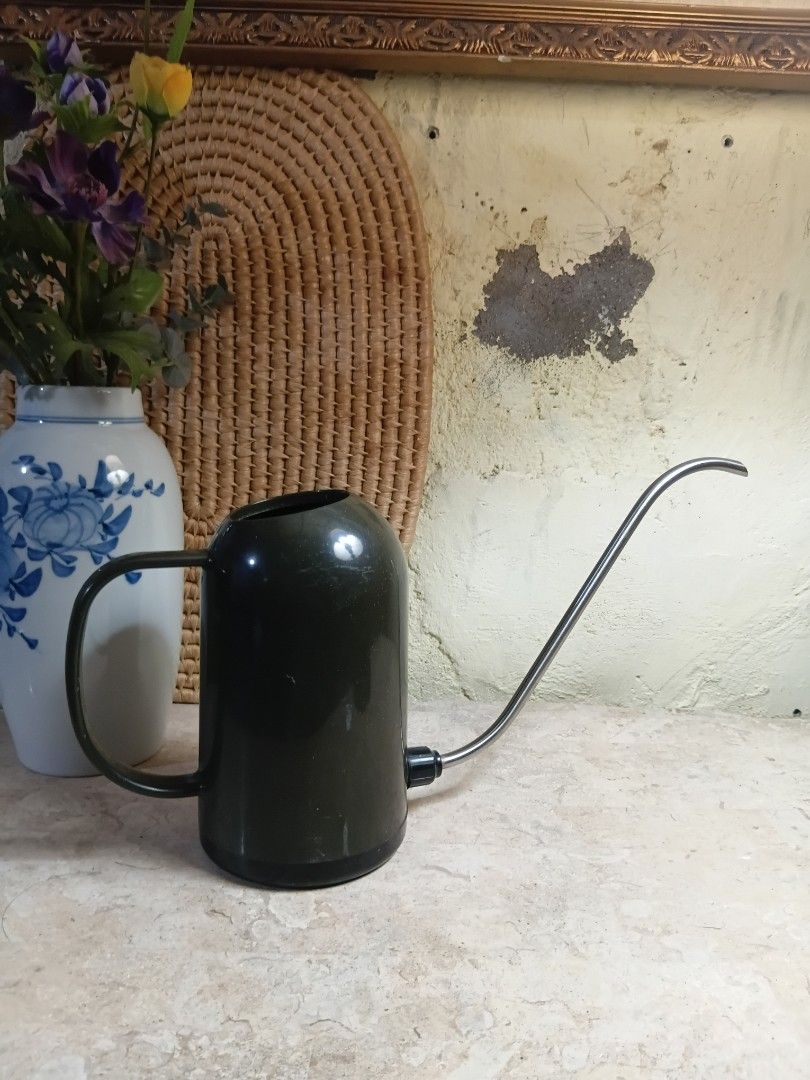 Bonsai Watering Pitcher (Category: Pots & Planters) located in Marikina City. Submitted by brandodracu (Listing ID 1463649548, Image 2). Description: good condition thick hard plastic.
