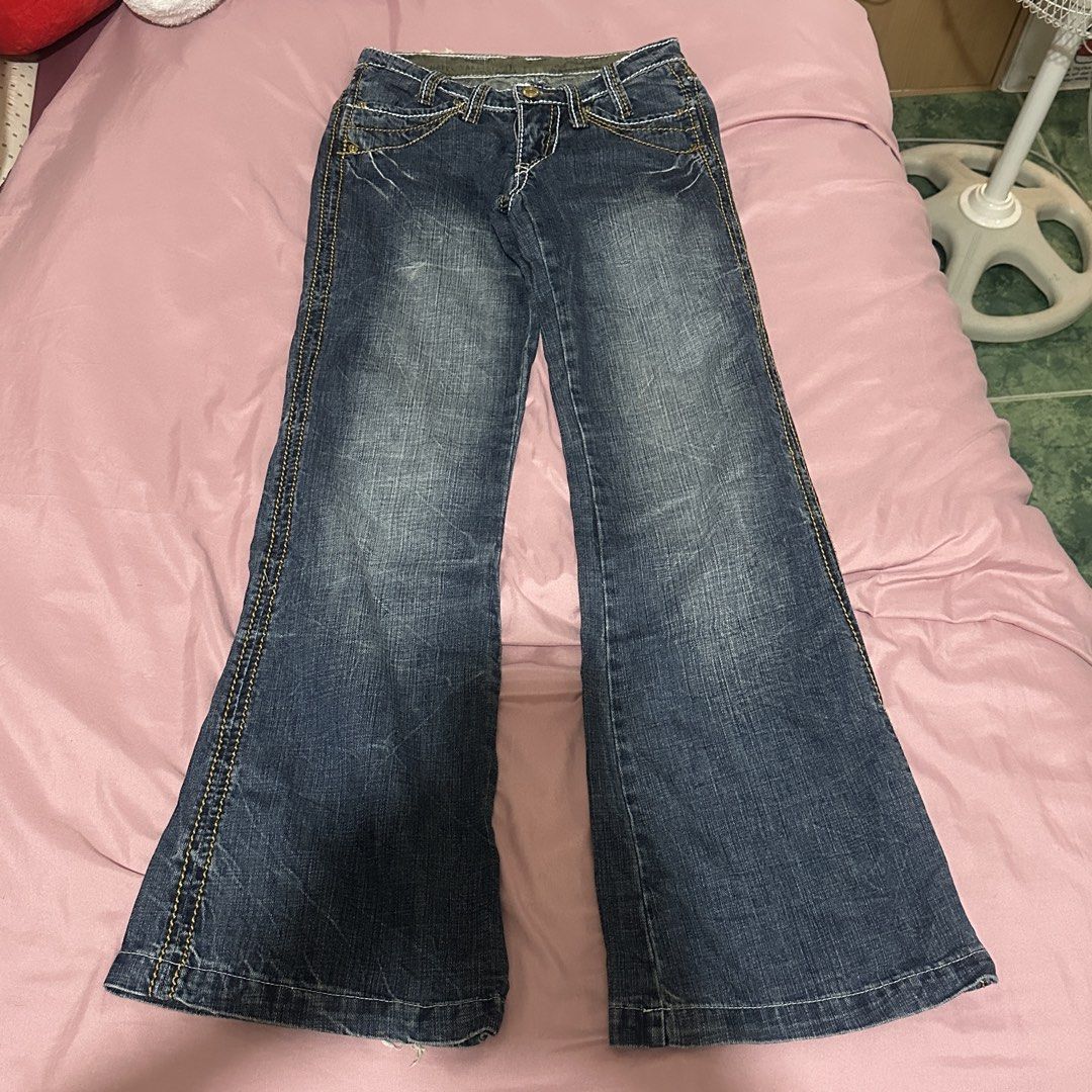 bootcut jeans (Category: Jeans) located in Santa Ignacia. Submitted by loneset (Listing ID 1463684308, Image 2). Description: vv good qual and details w26 l40 h10.5.