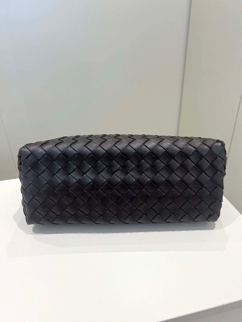 Bottega Veneta Andiamo Small (Category: Luxury Bags & Wallets) located in Lipa City. Submitted by curated.luxury (Listing ID 1463579211, Image 3). Description: We accept cash, card and bank transfer We have physical store in Lipa Batangas.
