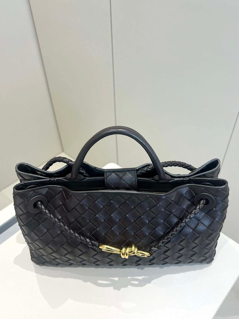 Bottega Veneta Andiamo Small (Category: Luxury Bags & Wallets) located in Lipa City. Submitted by curated.luxury (Listing ID 1463579211, Image 2). Description: We accept cash, card and bank transfer We have physical store in Lipa Batangas.
