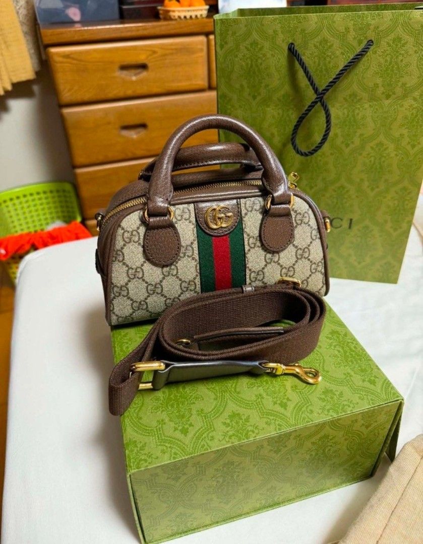 Brand new gucci bag (Category: Luxury Bags & Wallets) located in Cainta. Submitted by lilicute06 (Listing ID 1463660367, Image 1). Description: brandnew and complete.