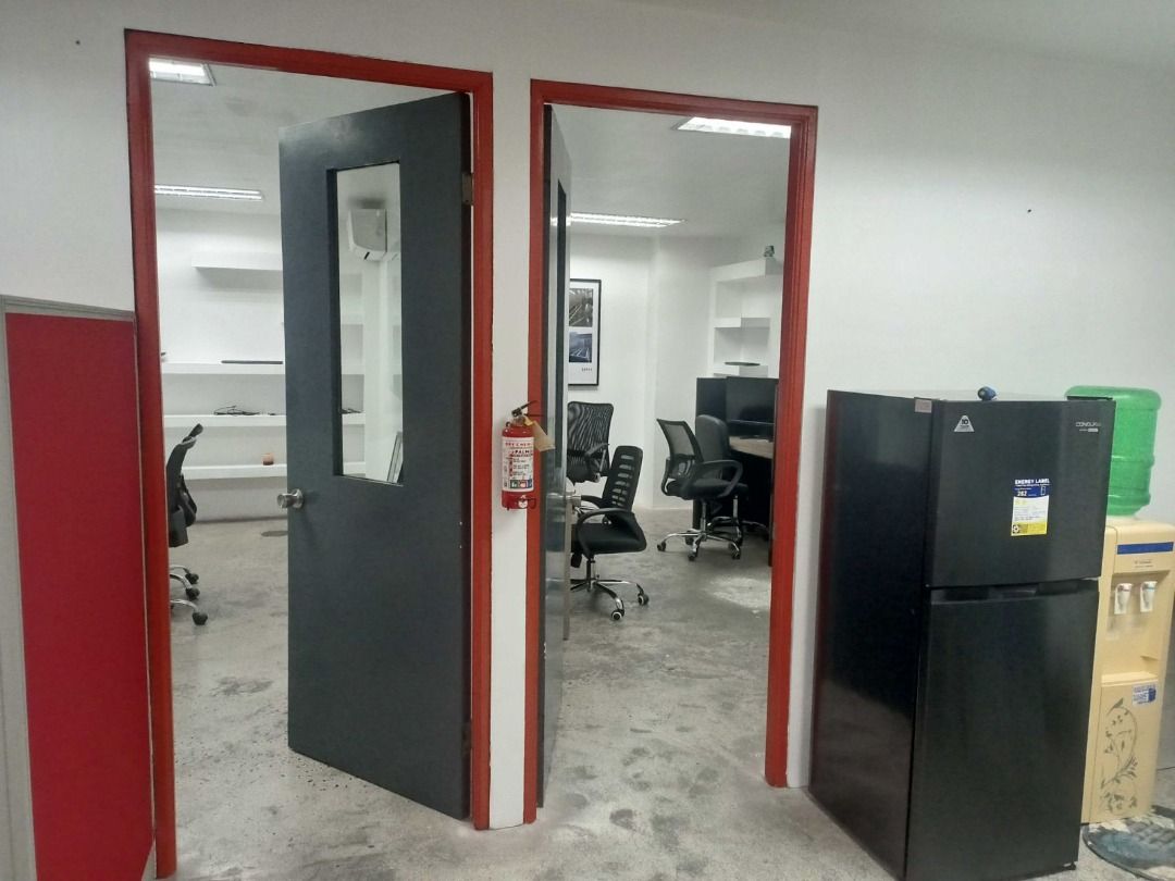 Brixton Office (Category: Commercial) located in Pasig City. Submitted by jazyinc (Listing ID 1463574634, Image 3). Description: 100 SQM, Office Space RFO.