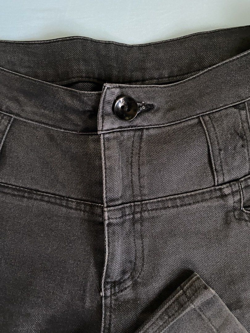 Black-Grey Flare Pants (Category: Jeans) located in Manila. Submitted by heyheyruok (Listing ID 1463612613, Image 3). Description: * Stretchable * Length: 93 cm * Waistline: 28.5 in .