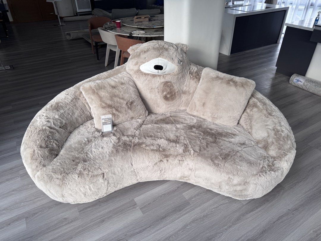 BROWN FUR BEAR COUCH (Category: Sofas) located in Manila. Submitted by baeeeeee (Listing ID 1463629599, Image 2). Description: Brand New!!! Inclusive of 2 Throw Pillows and Care booklet Bought from China. ***color may vary due to lighting***.