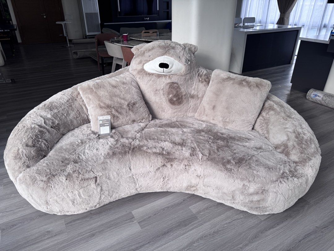 BROWN FUR BEAR COUCH (Category: Sofas) located in Manila. Submitted by baeeeeee (Listing ID 1463629599, Image 1). Description: Brand New!!! Inclusive of 2 Throw Pillows and Care booklet Bought from China. ***color may vary due to lighting***.