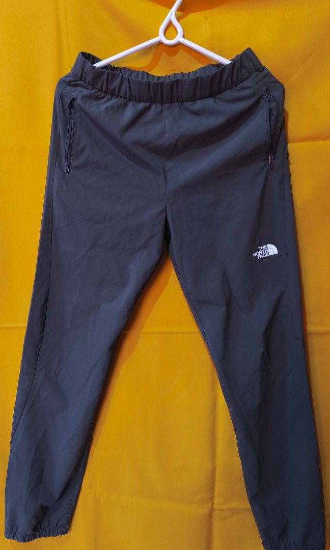 Brown Jogger pants (Category: Joggers) located in Bacoor. Submitted by kaykay858 (Listing ID 1463671056, Image 1). Description: Sobrang ganda pa po nito. LIGHTLY used. negotiable pa po! DM me 😊.