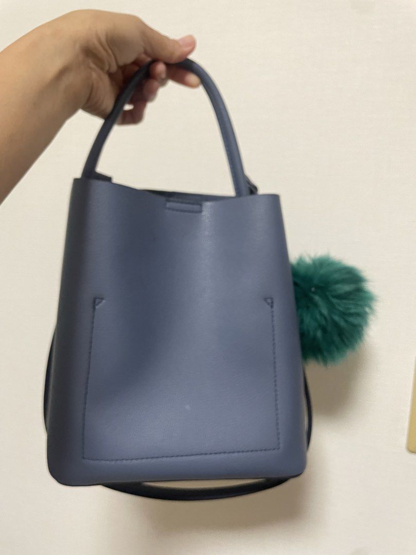 Bucket bag in blue (Category: Shoulder Bags) located in Cabuyao City. Submitted by wakahatana (Listing ID 1463714452, Image 2). Description: With a snap, working well. .