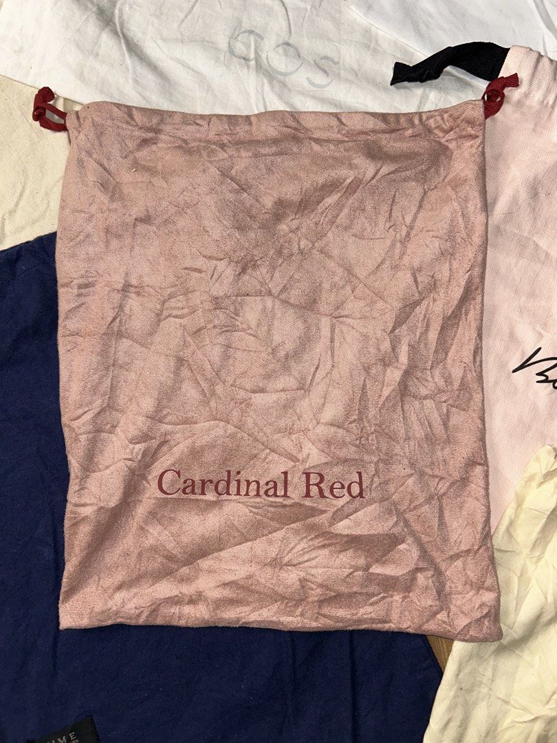BUNDLE DUST BAG (Category: Purses & Pouches) located in General Santos City (Dadiangas). Submitted by grasya_12 (Listing ID 1463692539, Image 3). Description: TAKE ALL BUNDLE DUST BAG - Need wash, signs of usage, stains, etc. (this is thrifted po) .