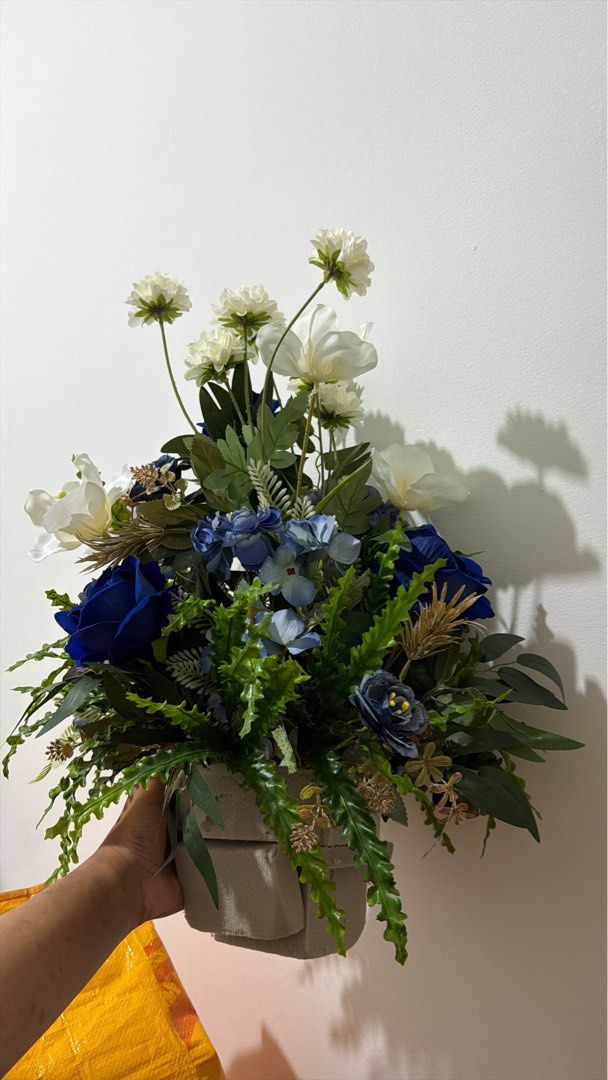 BUNGA ARTIFICIAL (Category: Artificial Plants & Flowers) located in Kuang. Submitted by qilahrahman758 (Listing ID 1463587257, Image 1). Description: Takde pasu. Rm100 include delivery Harga beli rm200.