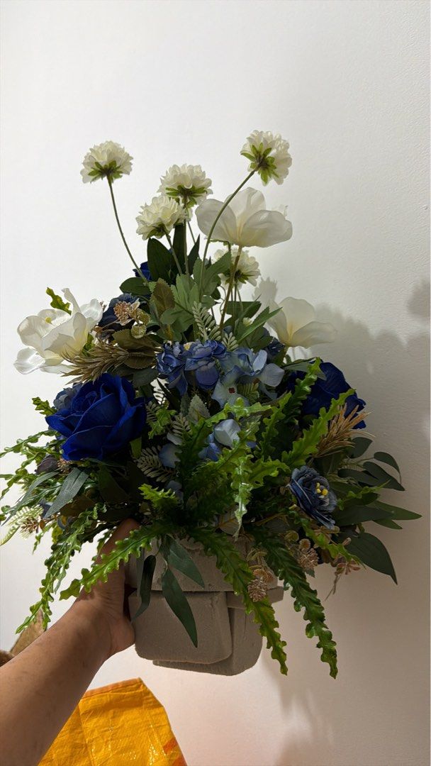BUNGA ARTIFICIAL (Category: Artificial Plants & Flowers) located in Kuang. Submitted by qilahrahman758 (Listing ID 1463587257, Image 2). Description: Takde pasu. Rm100 include delivery Harga beli rm200.