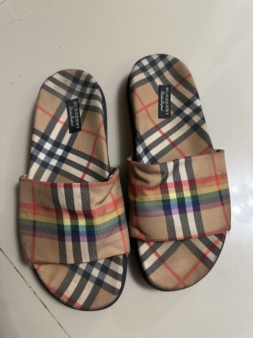 Burberry Nova Check Slides (Category: Announcements) located in Butuan. Submitted by wear.next (Listing ID 1463672599, Image 1). Description: Size 39 No inclusions .