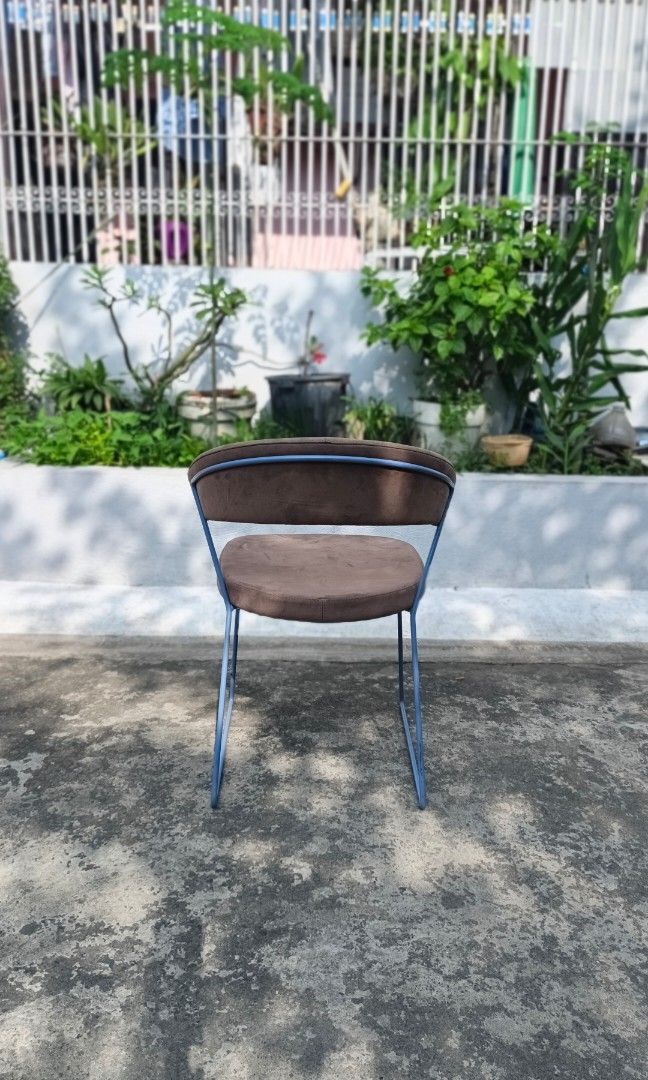 Calligaris 1pc chair (Category: Chairs) located in Santa Rosa. Submitted by tonyhawk0592 (Listing ID 1463622053, Image 3). Description: .