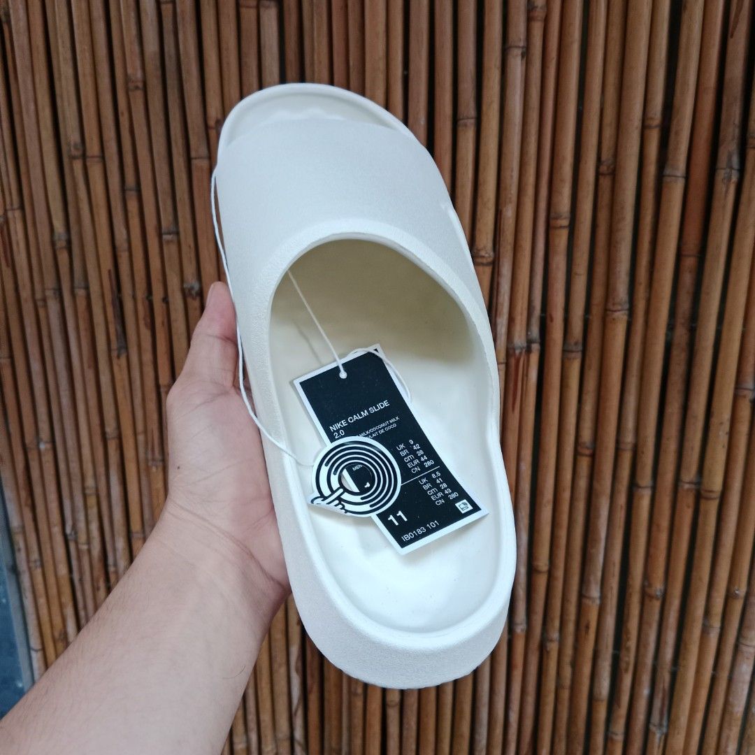 calm slide 2.0 coconut milk (Category: Slippers & Slides) located in Talisay. Submitted by cebushoekick (Listing ID 1463651990, Image 3). Description: Nike calm slide 2.0 - coconut milk Men Size: 8 9 10 Price: 1,900. Only✅ Brandnew - original - legit Complete with og box Money back if proven fake. ✅ - Can ship nationwide via JRS / LBC plus sf - delivery 🚚 maxim Cebu only plus df - MOD: Gcash Maya bank transfer •DM/PM sa page for inquiries Locati