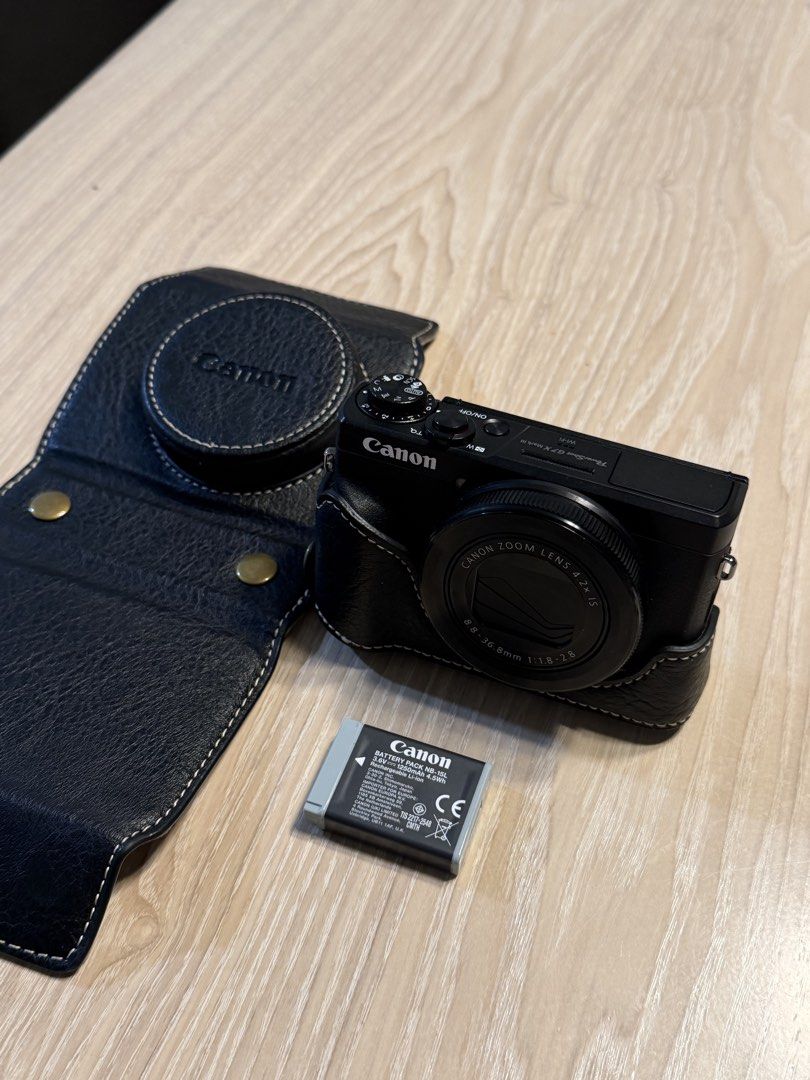 Canon G7X MarkIII (Category: Cameras) located in Pasig City. Submitted by muezam (Listing ID 1463715965, Image 1). Description: - Comes with a black leather case - with battery - NO charger & SD card *WAG NA BARATIN*.