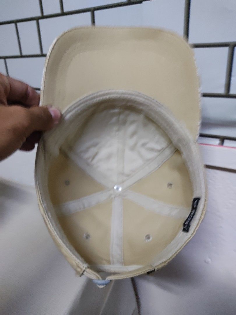 Cap Roxy (Category: Cap & Hats) located in Melaka Tengah. Submitted by ek_thriftstore90 (Listing ID 1463719939, Image 3). Description: (FAST PAYMENT ONLY) Original Select Item Bundle.. Topi sudah siap basuh,reshape.. Warna: biege.. Saiz: Dewasa..(free size) Kondisi: 9/10.. Boleh rujuk pada gambar.. (HARGA TIDAK TERMASUK POS) Cas postage SM RM8/ S/S RM15 (Dalam kotak) Defod cas kotak RM2.. Berminat boleh wsap.. (No whatsp 0172505841) Instagram: en