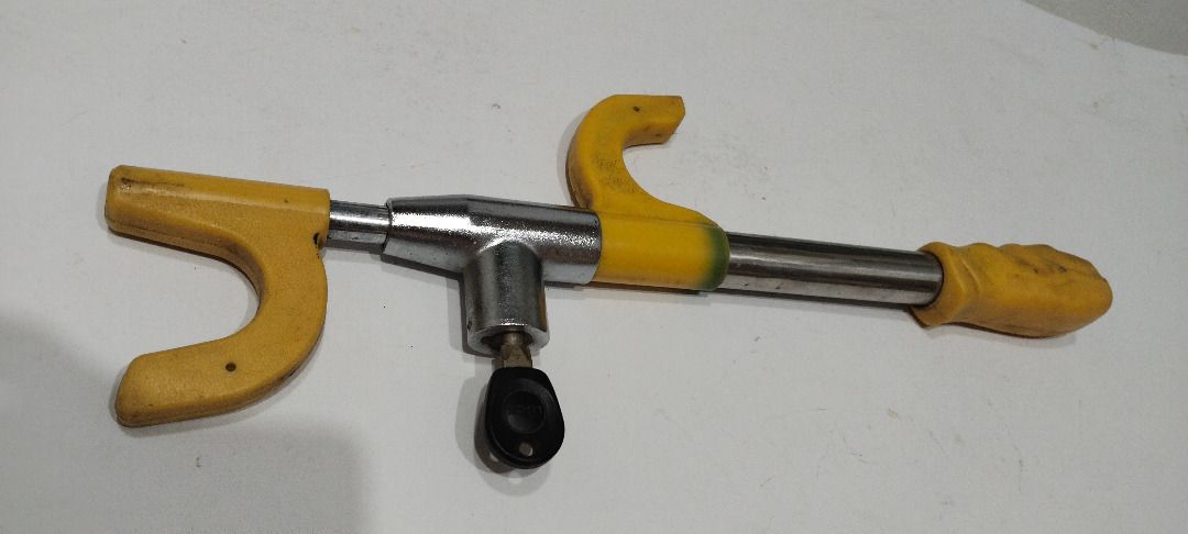 CAR LOCK Universal (Category: Other Automotive Parts and Accessories) located in Pasig City. Submitted by velascosun76701 (Listing ID 1463643678, Image 1). Description: CAR Lock Universal Heavy Duty.