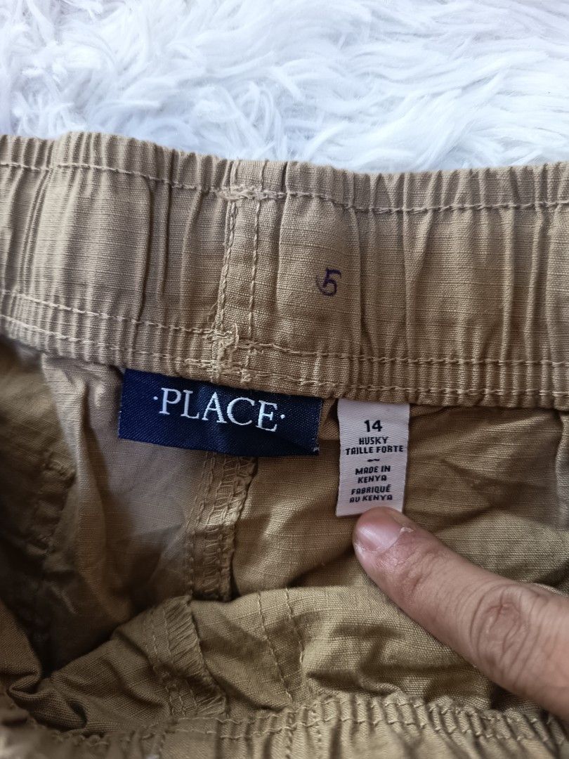 Cargo Khaki Shorts (Category: Shorts) located in Pasay City. Submitted by ODDXX (Listing ID 1463629016, Image 3). Description: Ganda neto! Hindi kupas ang kulay. Best fit to 29-30 Waist! 199 nlng add ship ka nlng..