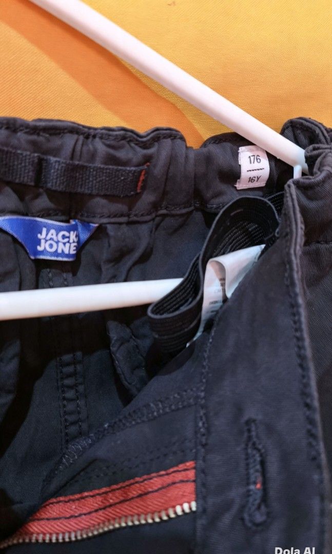 Cargo Pants Black (Category: Jeans) located in Bacoor. Submitted by kaykay858 (Listing ID 1463668415, Image 2). Description: .