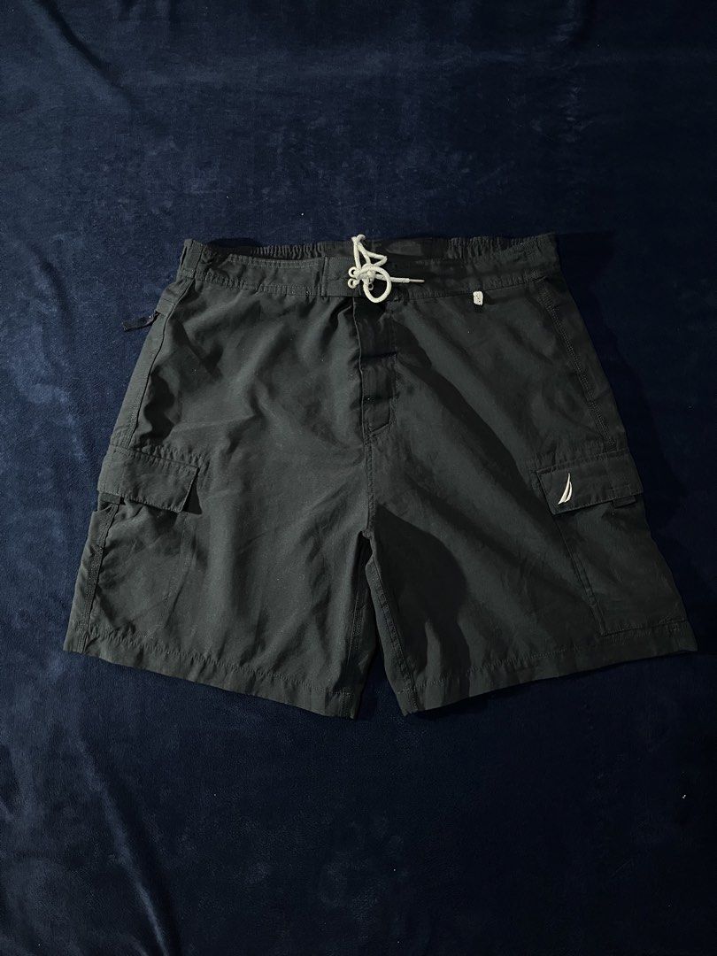 Cargo Utility Shorts (Category: Shorts) located in Antipolo. Submitted by jerpilemon (Listing ID 1463595751, Image 1). Description: 32x20.