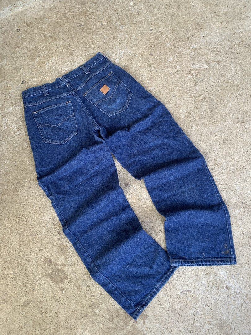 Carhartt 381-83 size34 (Category: Jeans) located in Mambusao. Submitted by naze77 (Listing ID 1463643997, Image 2). Description: Carhartt 381-83 code Size 34 Length 42 Hem 9 No issue Excellent condition .