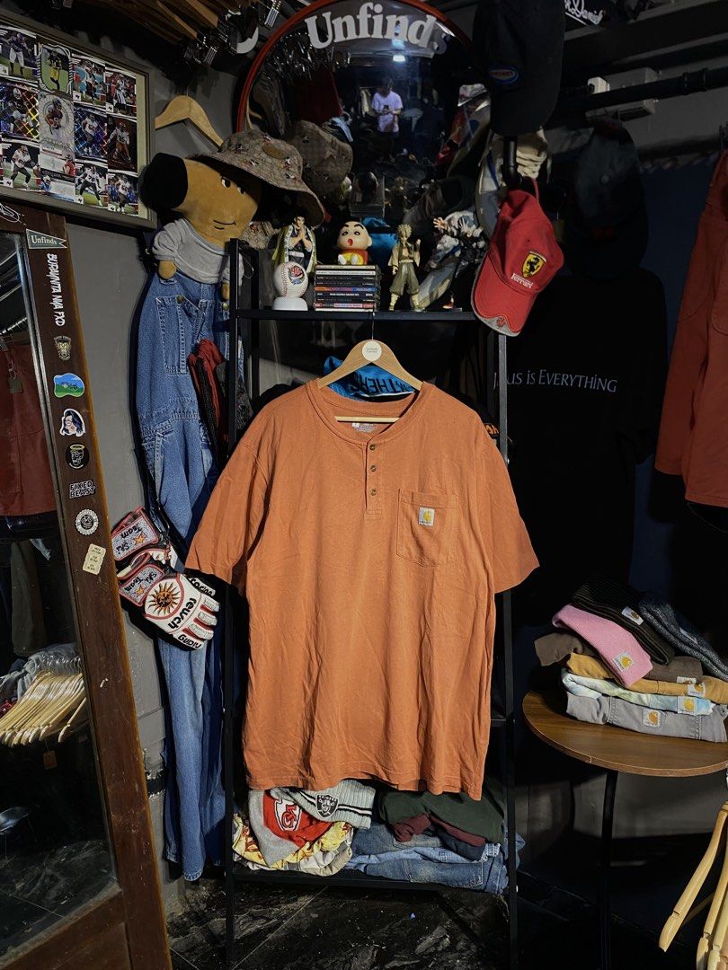 CARHARTT HENLEY SHIRT (Category: Tshirts & Polo Shirts ) located in San Pablo. Submitted by genesisllo24149 (Listing ID 1463662337, Image 1). Description: CARHARTT HENLEY SHIRT LENGTH -> 32 WIDTH -> 25 ISSUE -> LINTS CONDITION -> GOOD DM TO PURCHASE 📥 DISCLAIMER: - Please manage your expectations, posted items are preloved, used & thrifted -Actual color may vary due to lighting -Flaker will be posted.