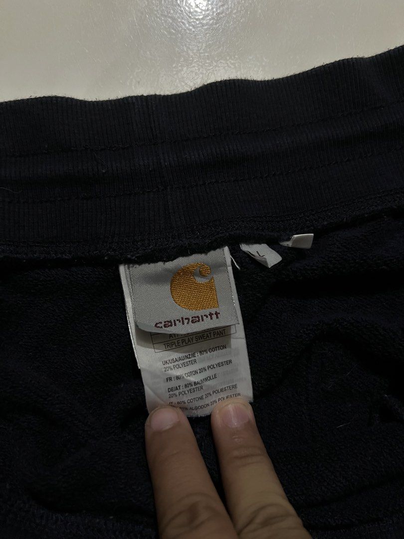 Carhartt Jogger Pants (Category: Joggers) located in Iloilo. Submitted by deric.john93 (Listing ID 1463669161, Image 3). Description: size large on tag 32-36 waistline 42 length no flaws excellent condition 9.8/10 color rate Authentic 1000 iloilo city location .
