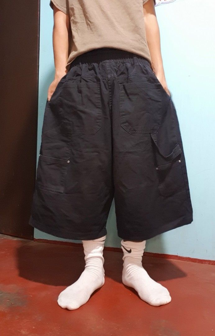 Carpenter long baggy jorts black (Category: Shorts) located in Davao. Submitted by kenpinero (Listing ID 1463700118, Image 1). Description: Settle long black carpenter baggy long jorts waist free length 29 thigh 18 hem 14 hard denim no issue need wash for fragrance rush price.