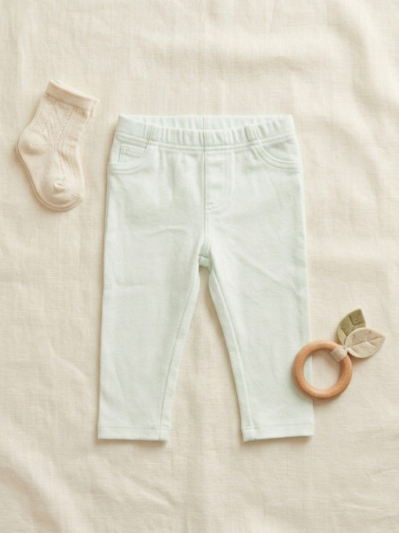 Carters Newborn Baby Pants (Category: Babies & Kids Fashion) located in Jose Panganiban. Submitted by louisecheese (Listing ID 1463581787, Image 1). Description: - Brand: Carter's - Size: Newborn - Color: Light Green - Material: Soft and stretchy for ultimate comfort - Features: Elastic waistband for easy dressing - Perfect for: Everyday wear - Bonus: Comes with a matching pair of socks and a wooden teething ring.