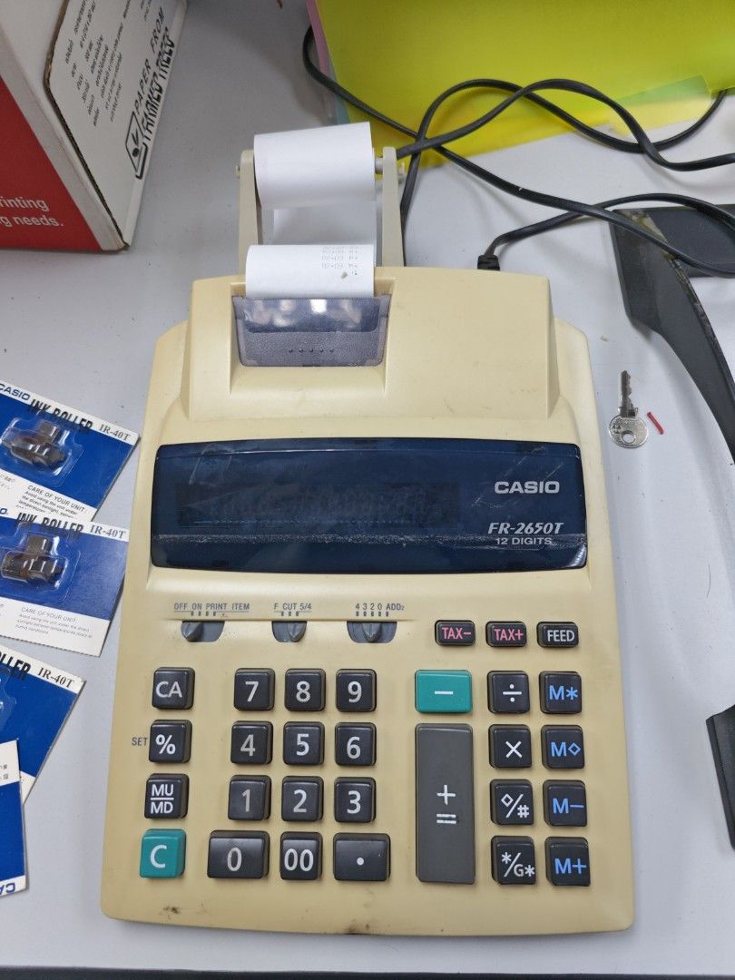 CASIO FR-2650T 打印機計算機 （分類：文具）位於 Hong Kong。 由 nganziyi 提交（商品編號 1463610566，圖片 1）。簡介： 呢部CASIO FR-2650T 打印機計算機仲用到，有埋紙卷。適合需要打印單據嘅朋友。操作簡單，數字鍵同功能鍵都清晰。。