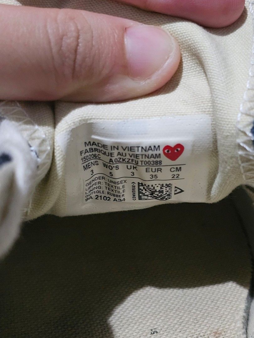 CDG PLAY x Converse Chuck 70 Low – Black (Category: Shoe inserts) located in Quezon City. Submitted by mnderika (Listing ID 1463711297, Image 3). Description: Authentic CDG PLAY x Converse Chuck 70 in black with the iconic red heart logo. Condition: Pre-loved / good condition • Used with normal signs of wear • No major tears or damage • Please see all photos for actual condition •Still negotiable 📍 QC 👟 Selling as-is based on actual photos RFS:
